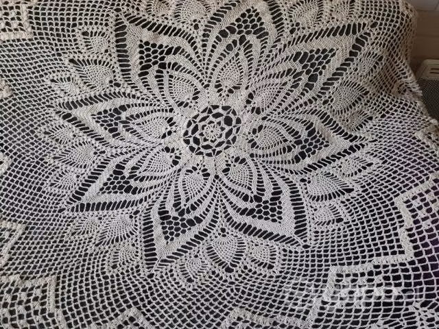 Nuevo Mantel redondo crochet Flor y Piñas 2.60 mts
