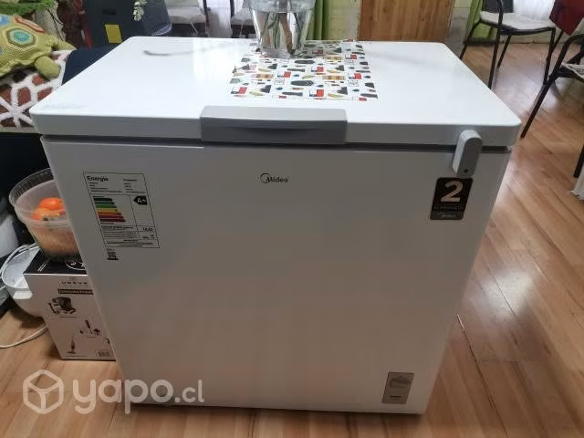Congeladora de 198 LTS. MIDEA