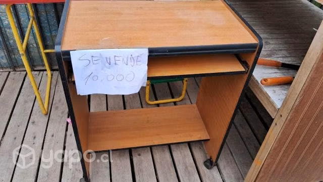 Mini escritorio y otro escolar