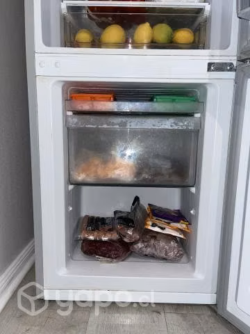 Refrigerador excelentes condiciones Marca: Midea - Imagen 4
