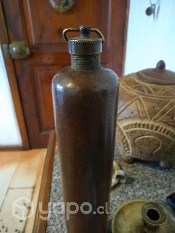 Antiguo guatero de pies cobre con bronce