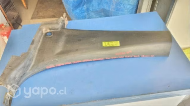 Tapiz cubre pilar central inf izq Fiat Doblo Maxi