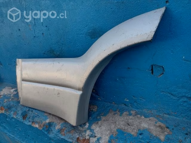 Moldura de puerta tras izq Suzuki nomade 2000-2005