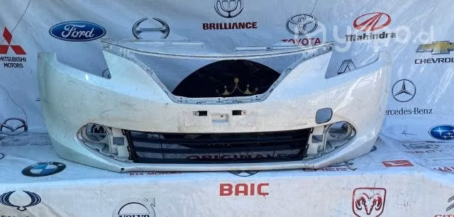 Parachoque delantero Suzuki Baleno III 2015-19. b