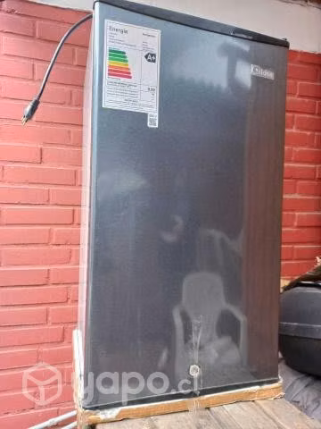 Refrigerador Pequeño 93 litros Midea como nuevo
