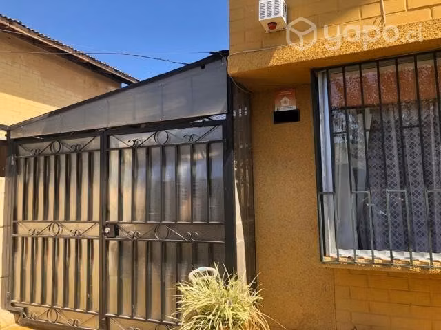 Vende Dueña, casa 2 dorm. 2 baños, estacionamiento - Imagen 2