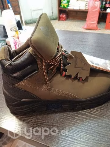Zapatilla punta de fierro