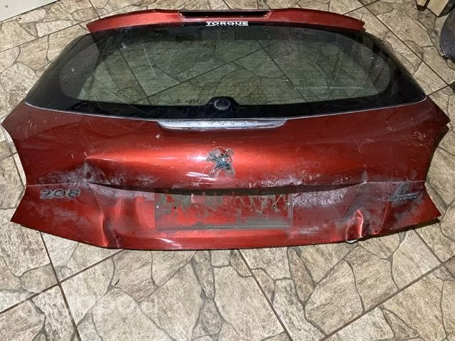 Portalón 208 2019 con detalles