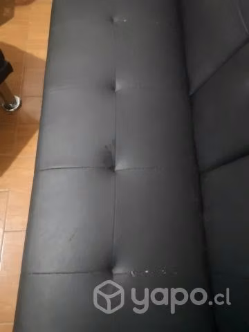 Futon, sillon cama casi nuevo con posa pies