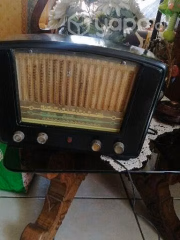 Radio philips estéticamente exelente, no funciona