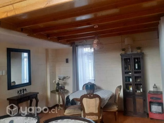 Barrio consolidado , casa solida, patio - Imagen 2