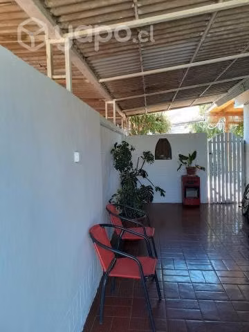 Barrio consolidado , casa solida, patio - Imagen 15