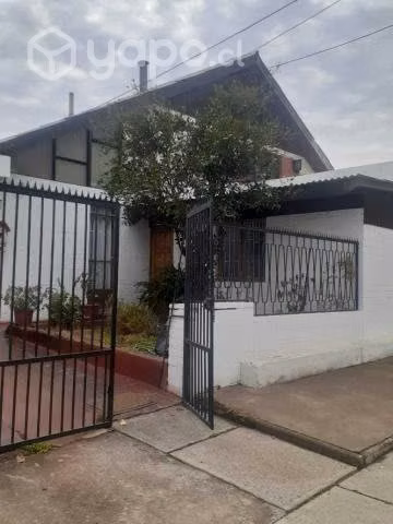 Barrio consolidado , casa solida, patio - Imagen 7