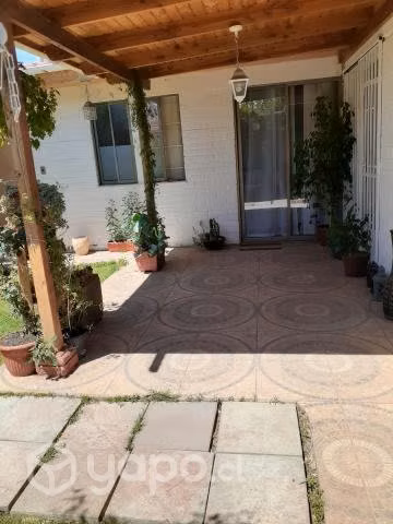 Barrio consolidado , casa solida, patio - Imagen 20