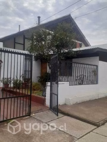 Barrio consolidado , casa solida, patio - Imagen 3