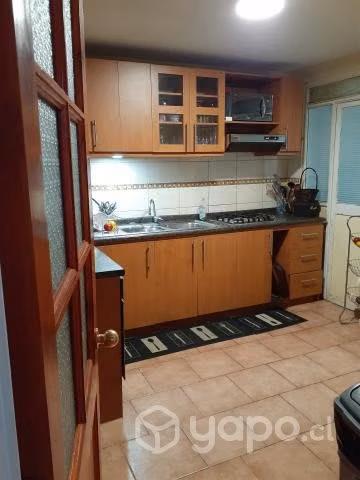 Barrio consolidado , casa solida, patio - Imagen 9