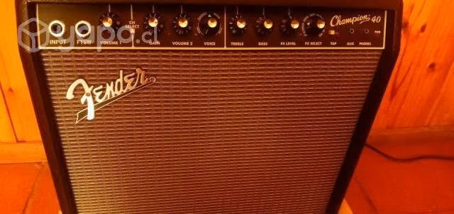 Squier Stratocaster + Amplificador Fender
