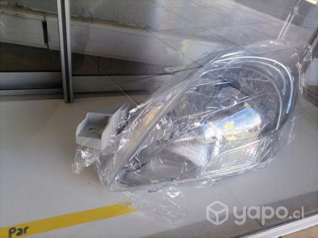 Ópticos delanteros yaris 2006-2013 promo