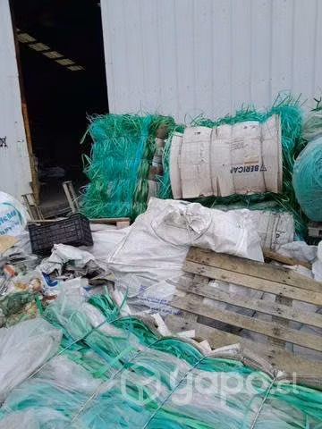 Se regalan fardos de amarras plasticas