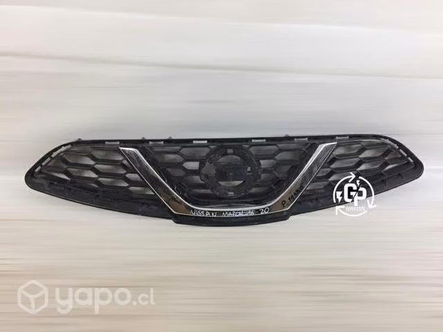 Máscara Nissan march 2016-2020