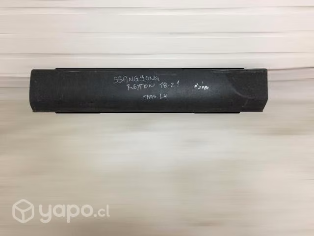 Moldura puerta tras lh ssangyong rexton 2019 2021