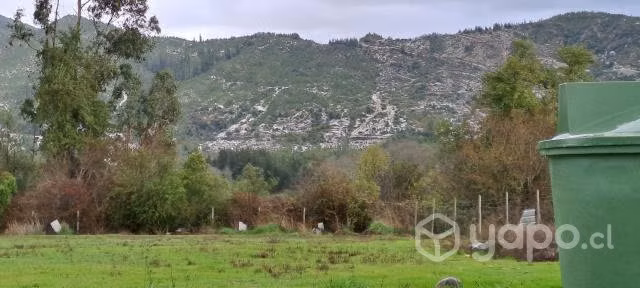 Se vende terreno con casa