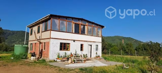 Se vende terreno con casa