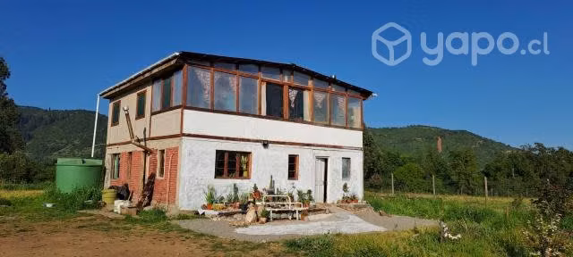 Se vende terreno con casa