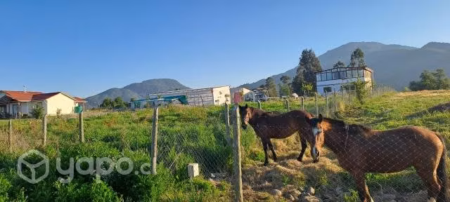 Se vende terreno con casa