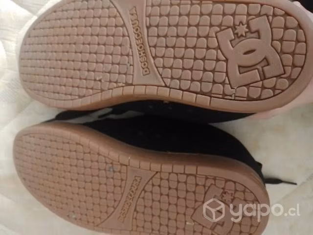 Dc Court Graffik Black Gum