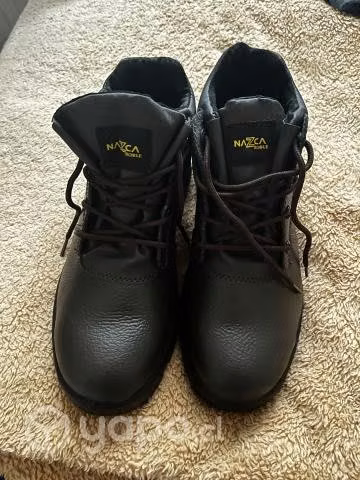 Zapatos de seguridad nuevos