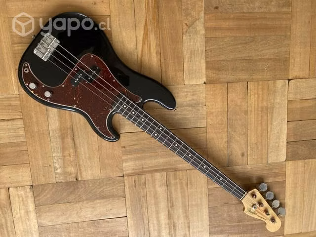 Fender precision japonés año 82 + funda mono