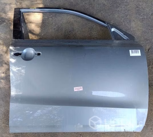 Puerta Delantera Derecha leve Detalle Suzuki