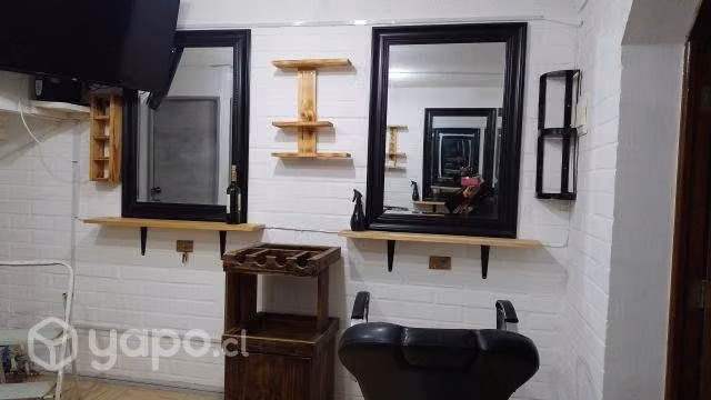 Espejos barbería y mueble ayudante