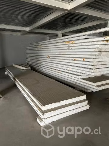 Panel aislado con poliestireno