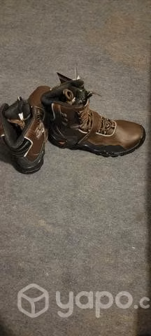 Zapatos de seguridad nuevos