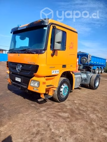 Tracto camión