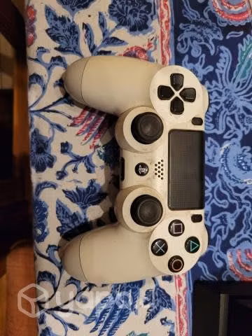 PlayStation 4 (PS4) con 3 juegos - Imagen 2