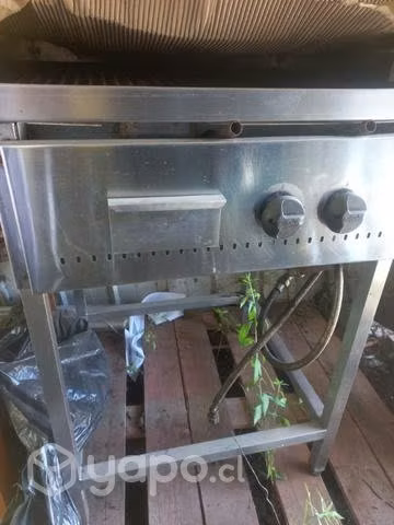 Churrasquera 60x60 a gas acanadalada c atril glp 6