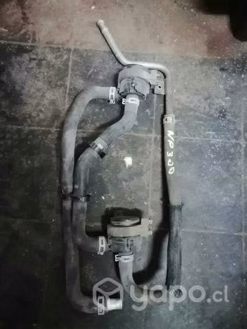 Bomba de agua electrónica Nissan np300 año 2016