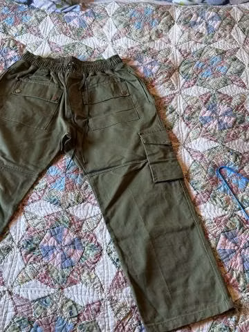 Pantalón cargo verde