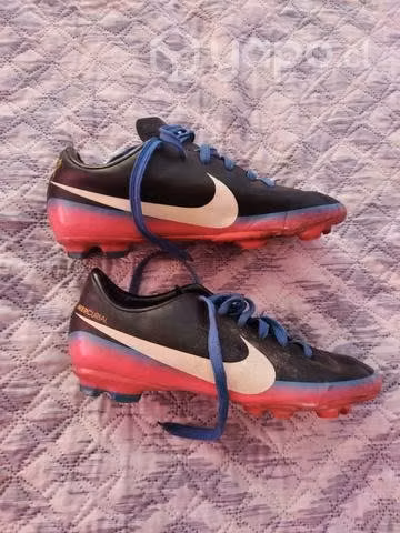 Zapatos de fútbol