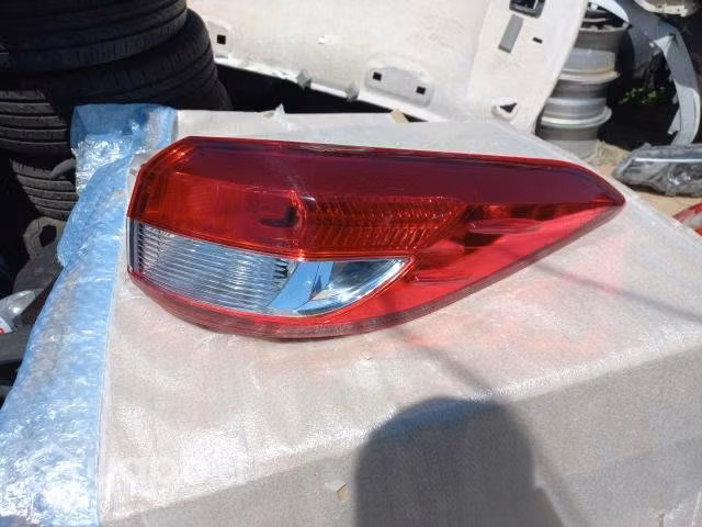 Foco trasero derecho Toyota Yaris 2018 2023 ORIGIN
