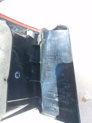 Foco trasero derecho Toyota Yaris 2018 2023 ORIGIN