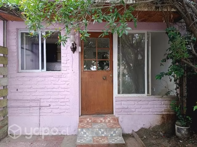 Arriendo casa interior