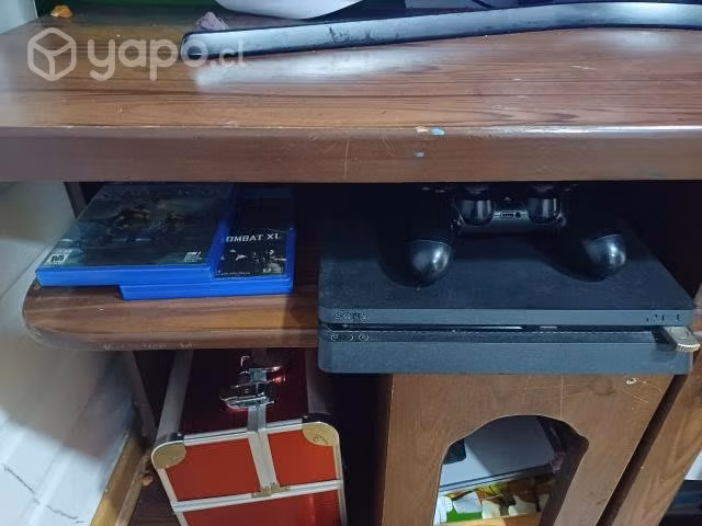 Play station 4 slim
