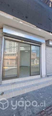 Arriendo Local comercial en Av Argentina