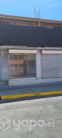 Arriendo Local comercial en Av Argentina