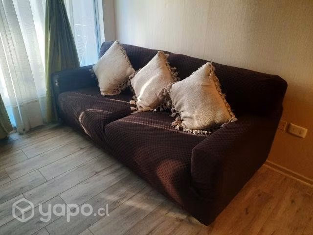Se regala sofa rosen 3 cuerpos por renovación.