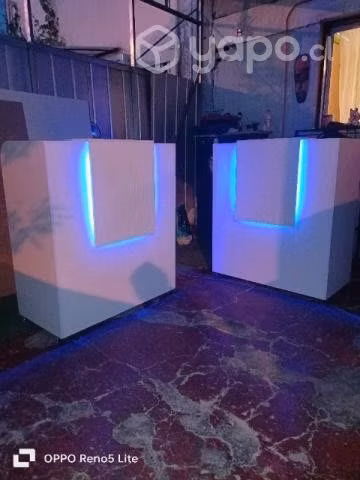 Mueble para recepción con iluminación